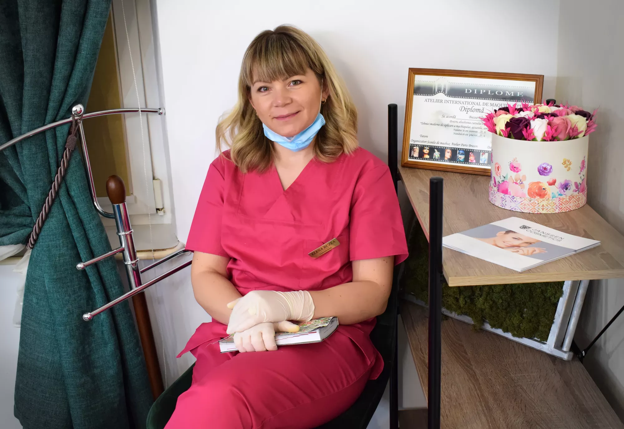 tratament facial - introducere ser de calmare prin miscari usoare de masaj